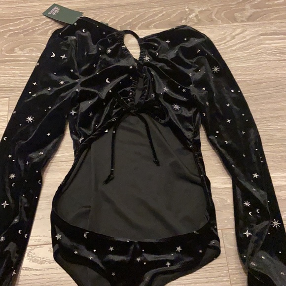 Wild fable velvety open back bodysuit. Xs - Picture 2 of 10